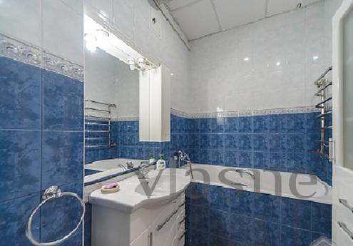 2 rooms in Pechersk. Klovskiy descent, Kyiv - apartment by the day