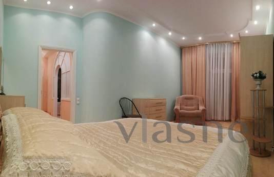 2 rooms in Pechersk. Klovskiy descent, Kyiv - apartment by the day