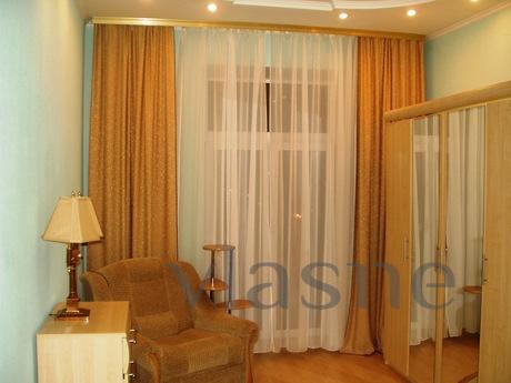 2 rooms in Pechersk. Klovskiy descent, Kyiv - apartment by the day