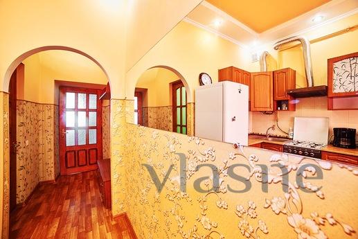 A good apartment not far from the Opera, Lviv - apartment by the day