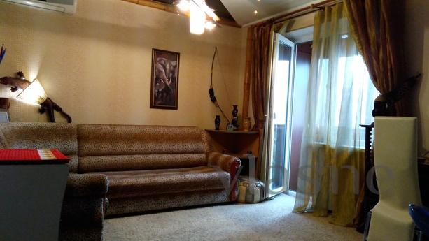 Studio in African style near lake, Kyiv - apartment by the day