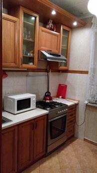 Spacious well appointed quiet 3 t., Kyiv - apartment by the day