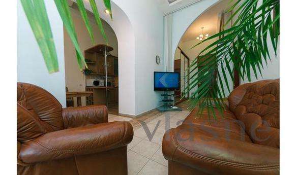 Luxury apartments in the center of Kiev, Kyiv - apartment by the day