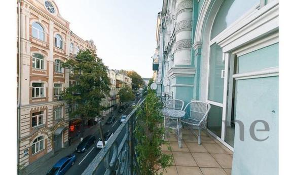 Luxury apartments in the center of Kiev, Kyiv - apartment by the day