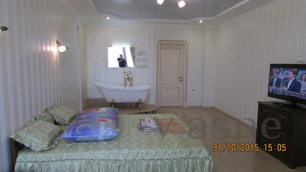4 bedrooms with sea views 200 m, Odessa - apartment by the day