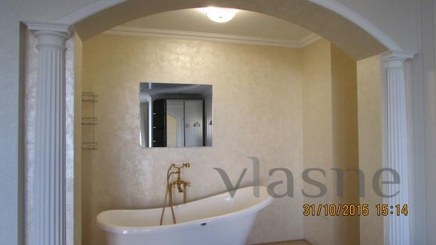 4 bedrooms with sea views 200 m, Odessa - apartment by the day