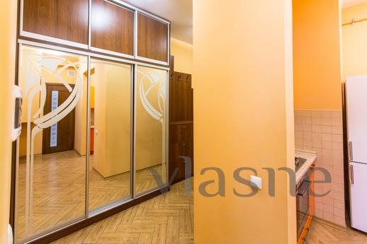 Avangard Qn Romana Apartment, Львов - квартира посуточно