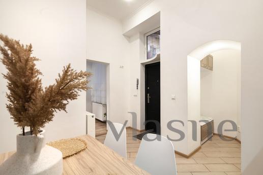 Avangard on Mentsynskoho St. 3 Apart, Lviv - apartment by the day