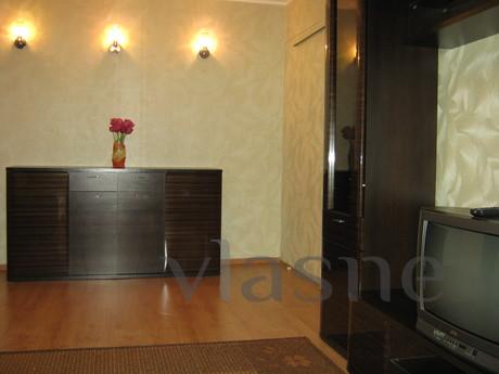 EXCELLENT 2-bedroom in the center, Kyiv - apartment by the day