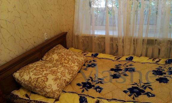 Сдам 1-к квартиру на проспекте Кирова. 2-х спальная кровать,