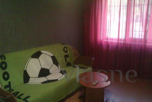 Сдаю посуточно и почасово.Цена 200гр. сутки и 40 1час.Звонит