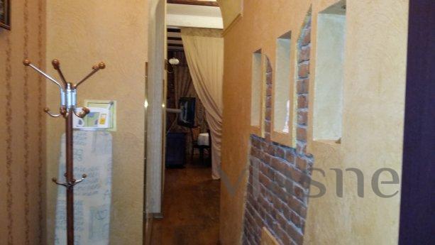 Квартира люкс класса с балконом на Ратуш, Львов - квартира посуточно
