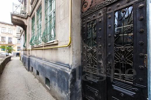 ♥ Bright Studio ♥ 2M to Lviv Polytechnic, Lviv - apartment by the day