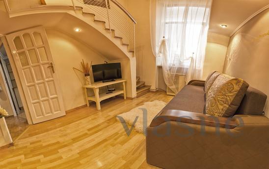 Beautiful apartment renovated, Lviv - apartment by the day