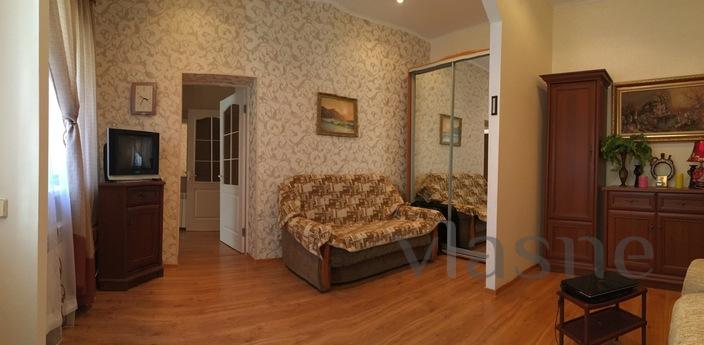 house in the center of Yevpatoria, Yevpatoriya - apartment by the day