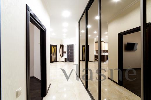 Rent a luxury 3-bedroom in Arcadia, Odessa - apartment by the day