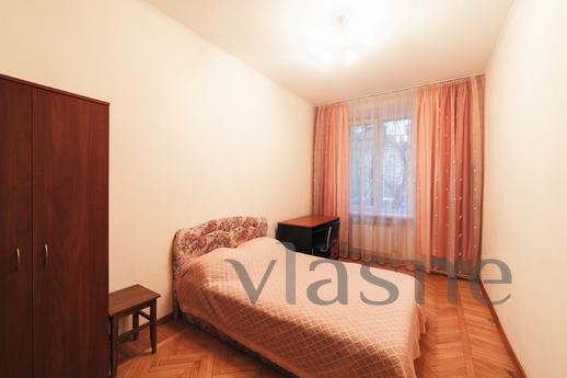 Excellent 3-bedroom apartment in the cen, Odessa - apartment by the day