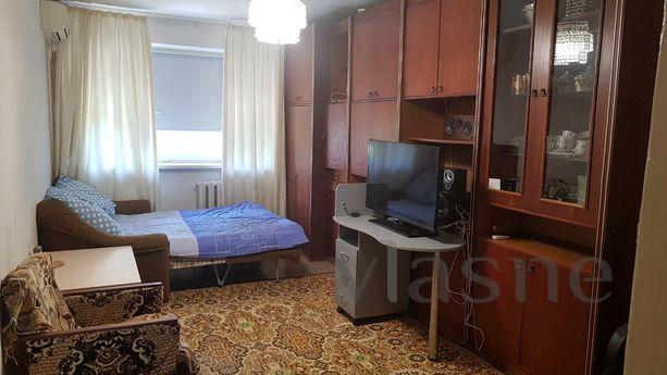 Rent your 2 bedroom apartment, Chernomorsk (Illichivsk) - apartment by the day