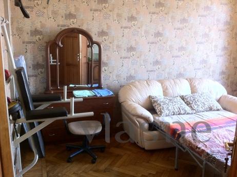 budget room, near the city beach, Odessa - apartment by the day