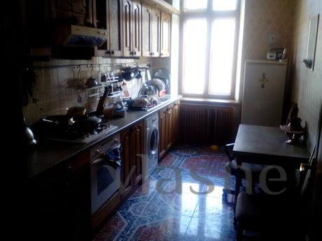 budget room, near the city beach, Odessa - apartment by the day