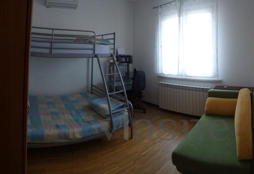 Дом в итальянском стиле, 6 комнат, Судак - квартира посуточно