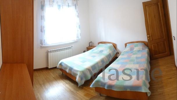 Дом в итальянском стиле, 6 комнат, Судак - квартира посуточно