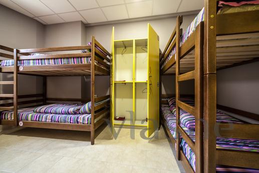 Beds in new hostel near the trainstation, Lviv - apartment by the day