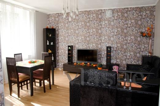 3 bedroom apartment. The next street to the sea French Boule
