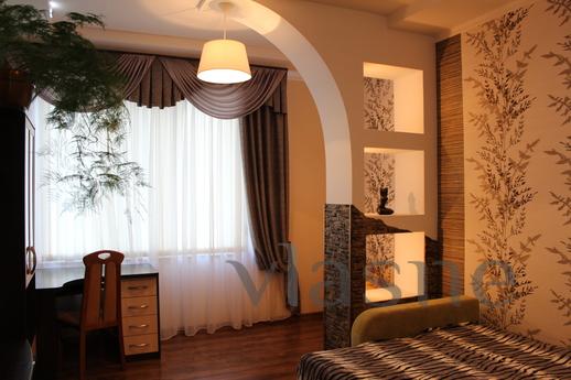 Rent 2-bedroom apartment in the center. In the new house on 