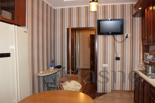 2-bedroom apartment in a new house, Odessa - apartment by the day