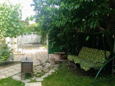 Сдам пол дома в Черноморске, в центре города с отдельным вхо