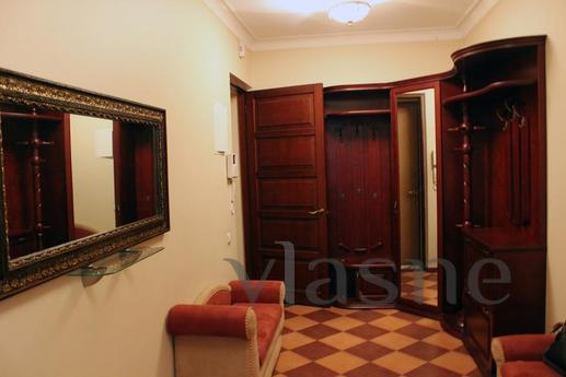 Apartment on the Boulevard of Shevchenko, Kyiv - apartment by the day