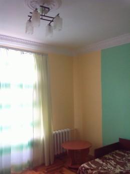 2 bedroom apartment Center. Small market, Zaporizhzhia - apartment by the day