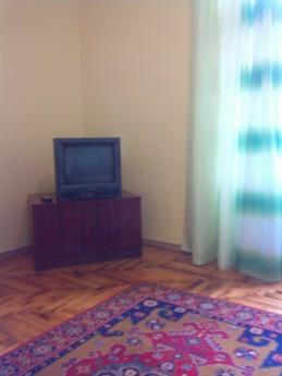 2 bedroom apartment Center. Small market, Zaporizhzhia - apartment by the day