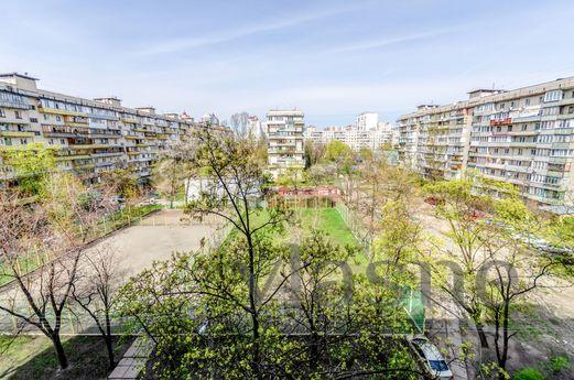 The apartment is renovated, Kyiv - apartment by the day