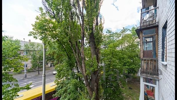 Metro Darnitsa 5 minutes walk, IEC, 2k t, Kyiv - apartment by the day