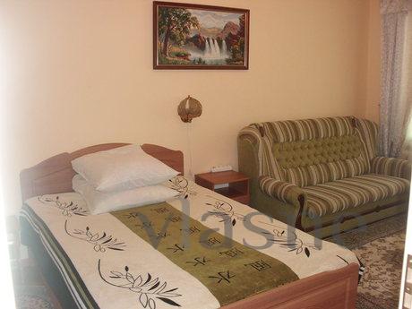 В квартирі чисто і охайно.Є пральна машина,мікрохвильова піч