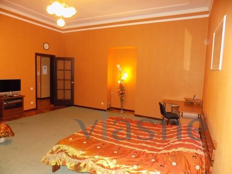 Двухкомнатная квартира 90м 6 мест Центр, Одесса - квартира посуточно