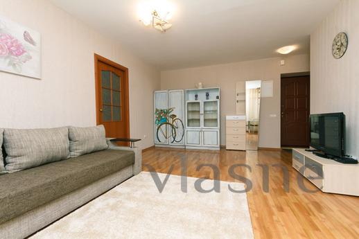 One-bedroom studio apartment. Walking distance to the object