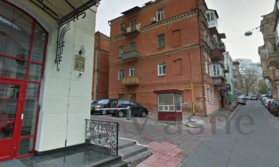 Трёхкомнатная квартира в центре, Киев - квартира посуточно