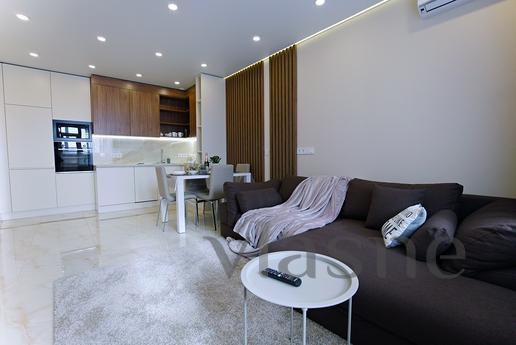 Species 2-room Deluxe new building, circ, Kyiv - apartment by the day