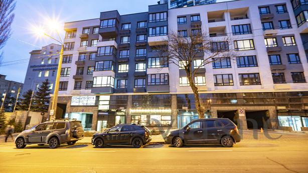 Видовая новая 2х комн., метро КПИ, Киев - квартира посуточно