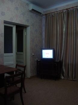 Rent 2-room apartment in the center, Odessa - apartment by the day