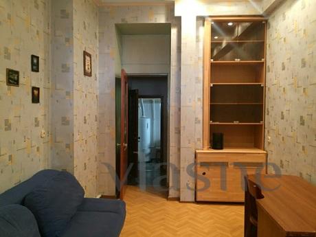 Its 3 bedroom apartment in the center, Odessa - apartment by the day