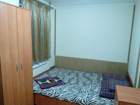 3 bedroom house in Berdyansk, Berdiansk - apartment by the day