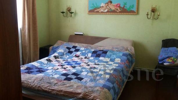 I'll rent the first floor of the house in the suburb of Ilyi