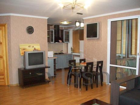 1-room studio suite near Dneproplazy, Cherkasy - apartment by the day