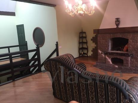 Apartment in Kontraktova, Kyiv - apartment by the day