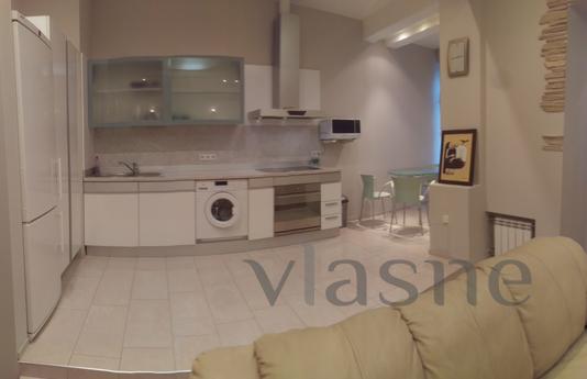 Frontage house with access to the park T. Shevchenko. One mi