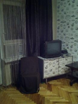 1 bedroom apartment near the metro, Kyiv - apartment by the day